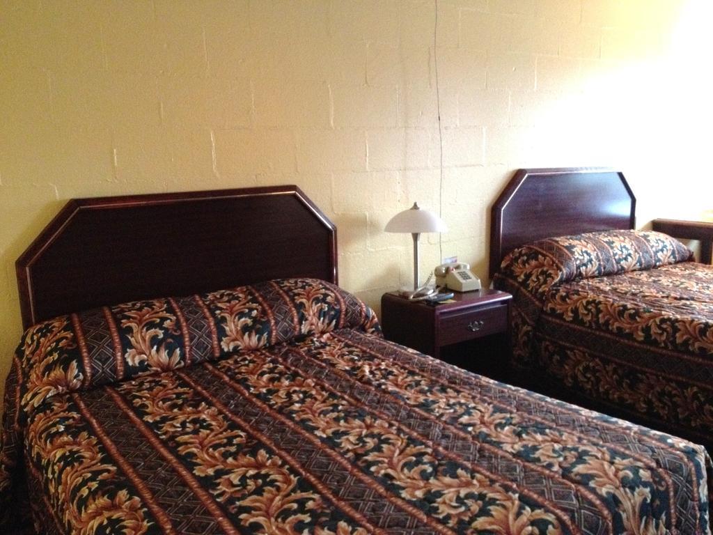 Holiday Motel Hugo Phòng bức ảnh