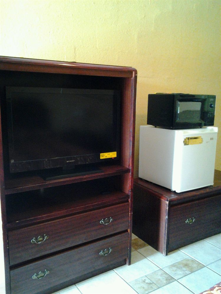 Holiday Motel Hugo Ngoại thất bức ảnh