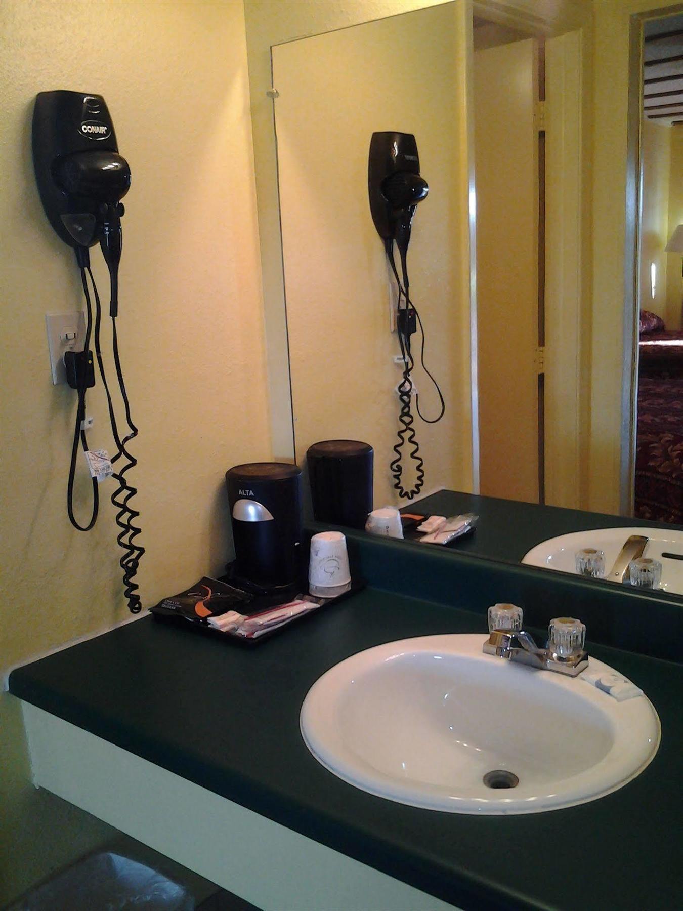 Holiday Motel Hugo Ngoại thất bức ảnh